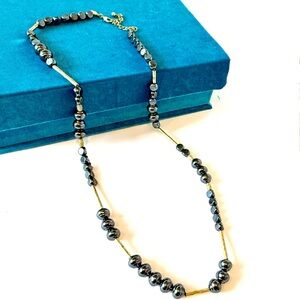 CHICO’s | Gray Pearl & Hammered Gold Long Modern Station Necklace | NWOT